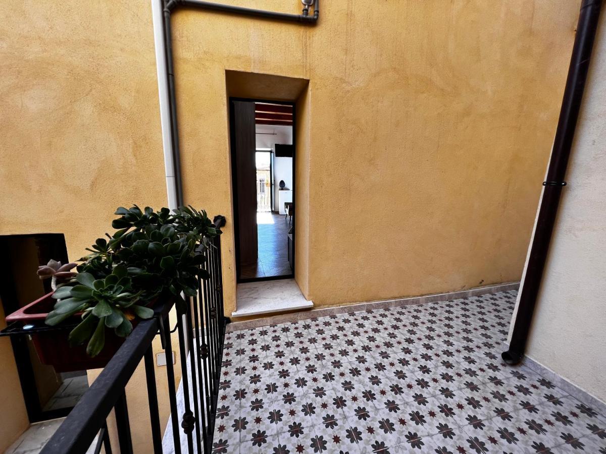 Bed and Breakfast Le Vie Di Girgenti Agrigento Exterior foto